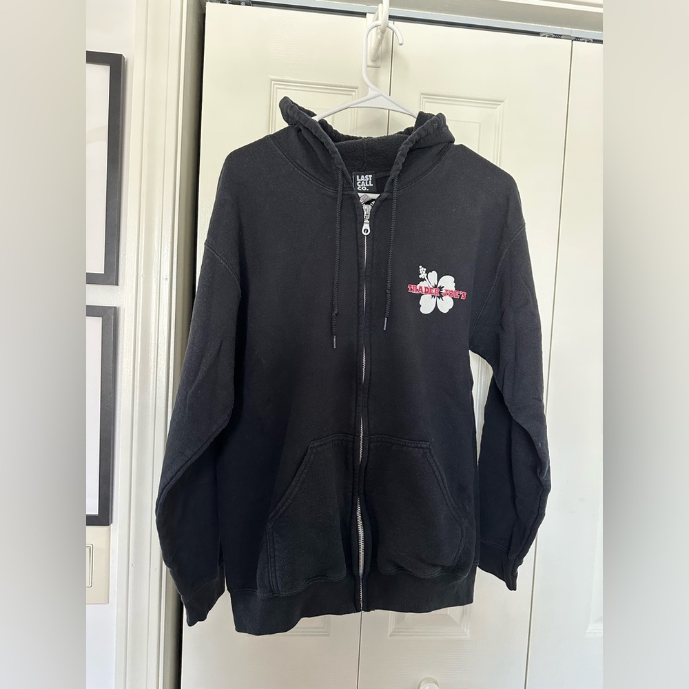 Trader Joe’s Unisex Black Hibiscus Logo Employee Zip Up Hoodie Size Medium